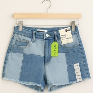 Junior’s SO patchwork high rise shortie shorts. Size 11 - 30” waist, 2.5" Inseam
